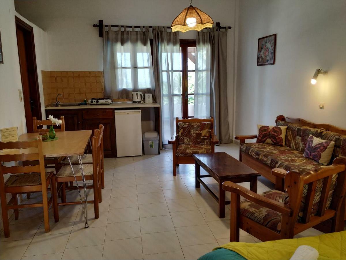 Pardalakis Studios Gerani  Luaran gambar