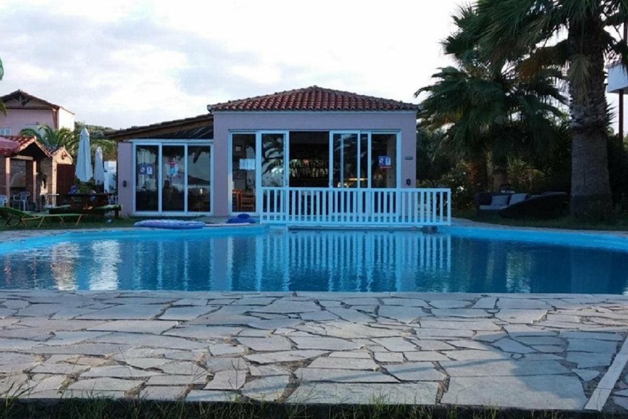 Pardalakis Studios Gerani  Luaran gambar